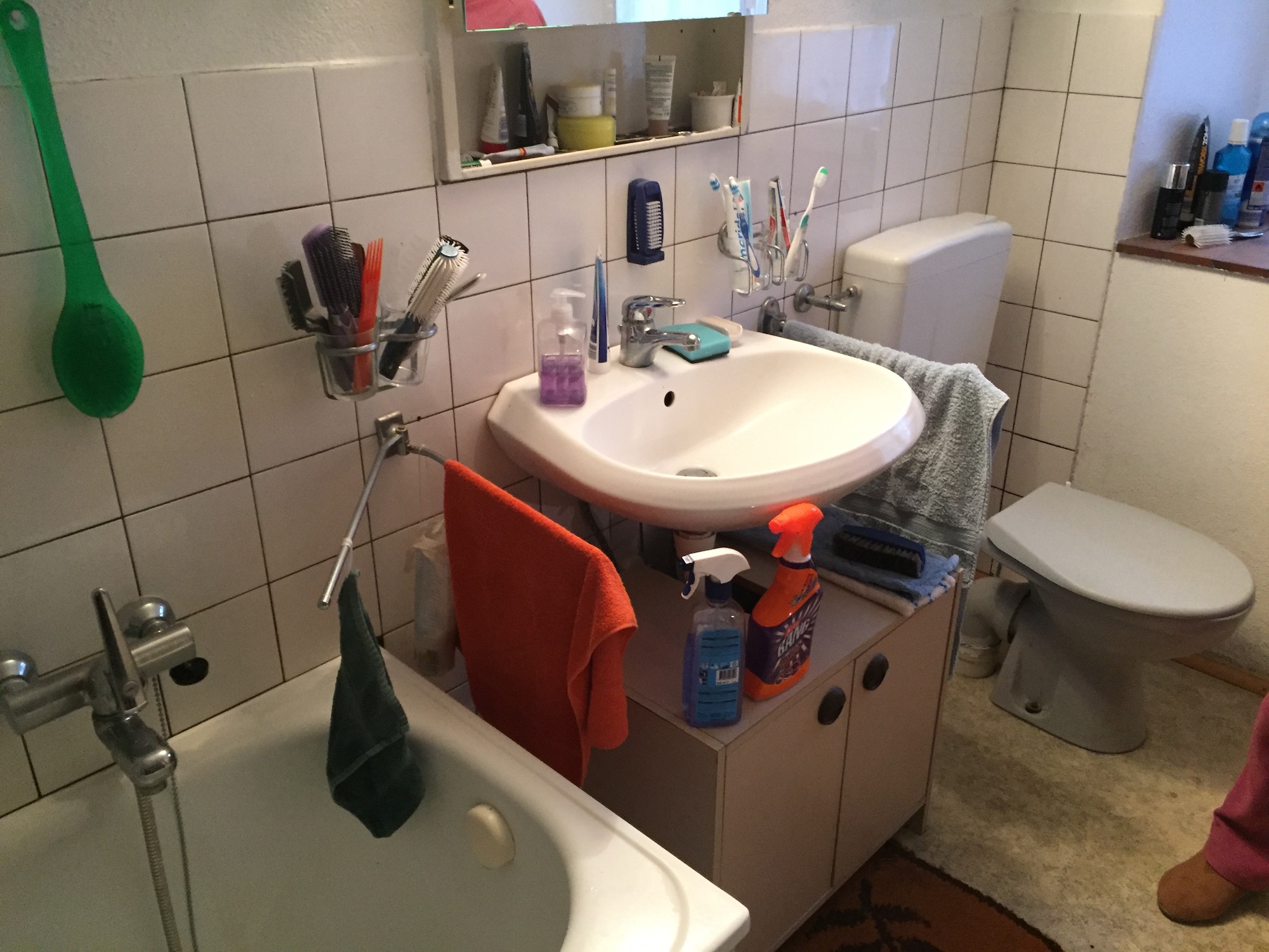 Komplettsanierung_altes_Badezimmer_Liechti-Haustechnik